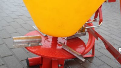 Розкидач добрив Jar-Met 300 (пластик) 4 лопатки   на мінітрактор