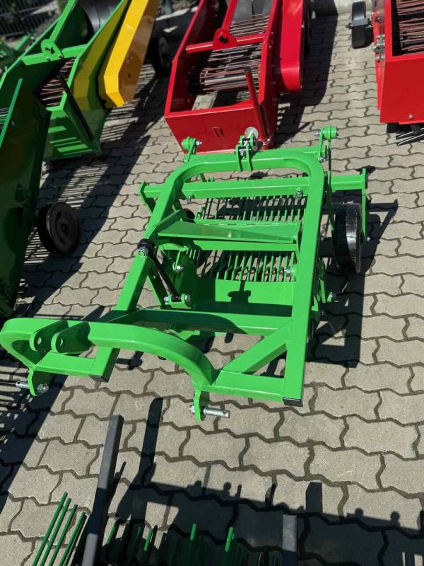 Картоплекопалка однорядна вібраційна Bomet Z655м