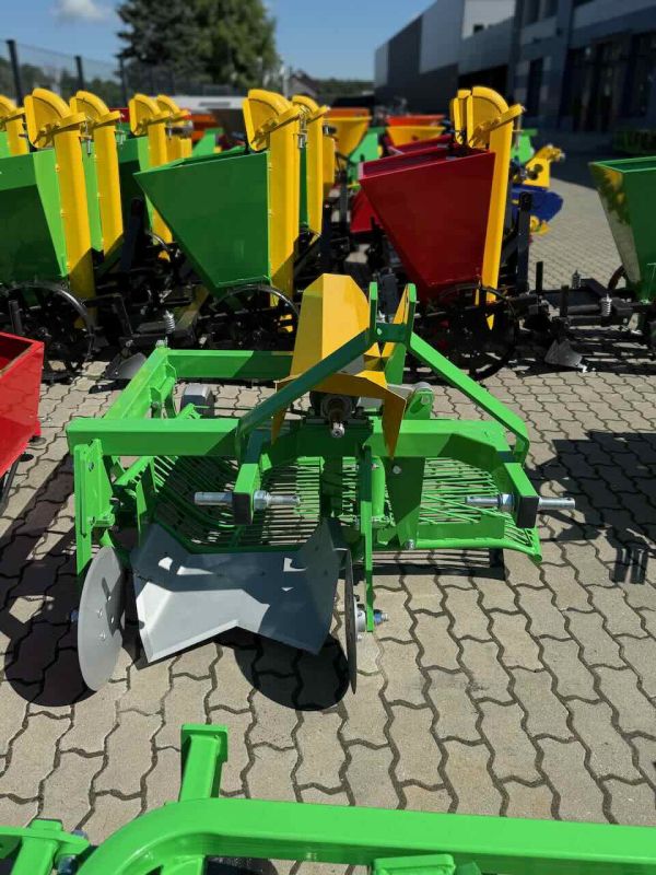 Картоплекопалка вібраційна однорядна  Bomet Z655
