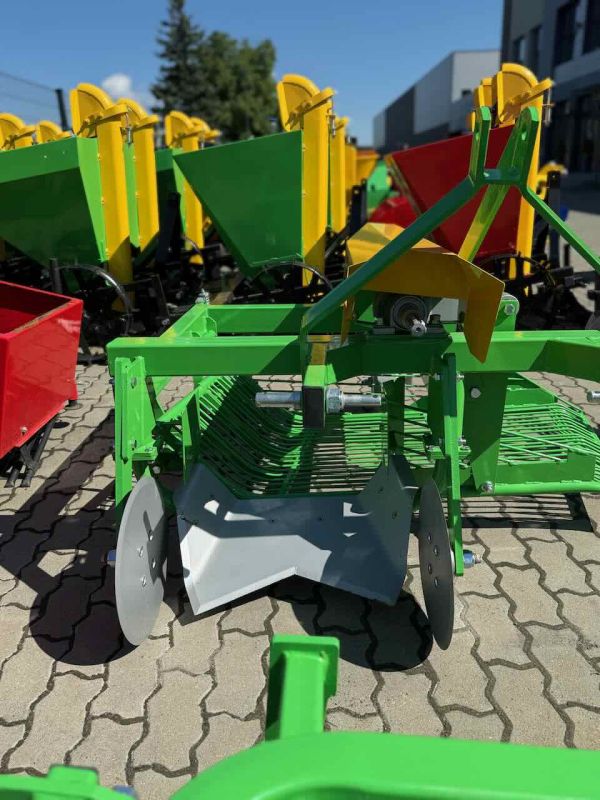 Картоплекопалка вібраційна однорядна  Bomet Z655