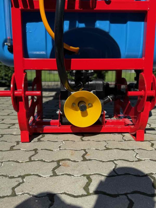 Обприскувач на трактор навісний (300 л / 10 м)